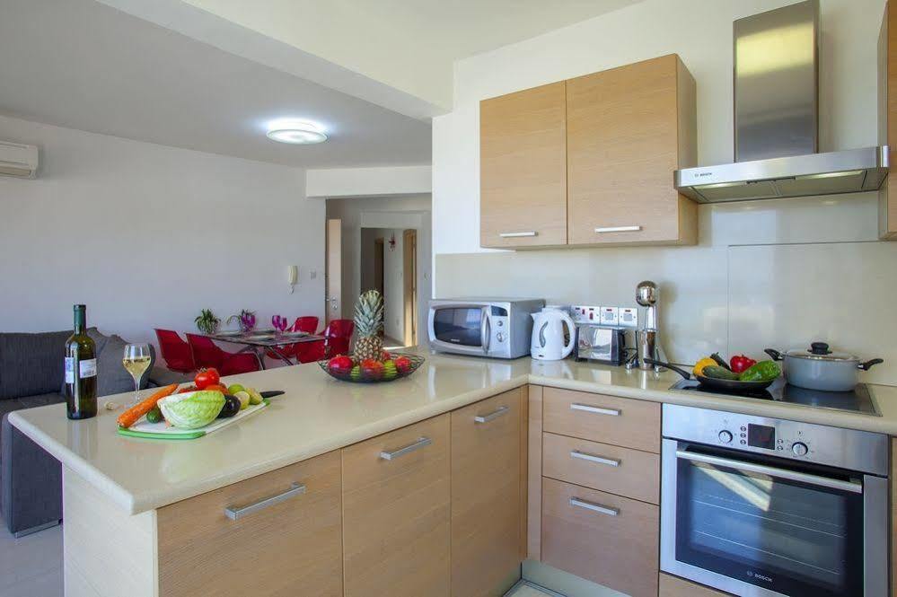 Fig Tree Bay Apartments 프로타라스 외부 사진